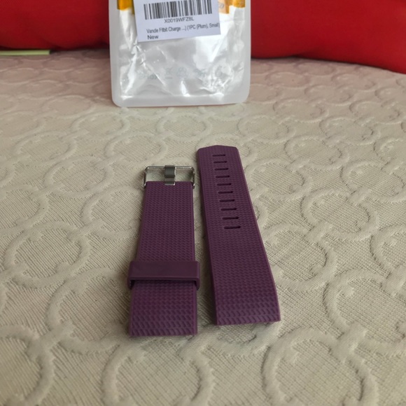 Fitbit Charge 2 Plum Classic Silicone Band - Picture 4 of 7